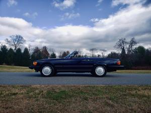 Mercedes-Benz 560 SL 1986 года  (NA)